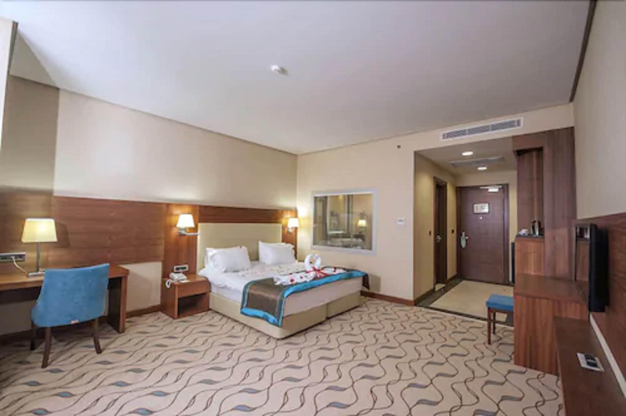 Margi Hotel Эдирне Экстерьер фото A room at the hotel