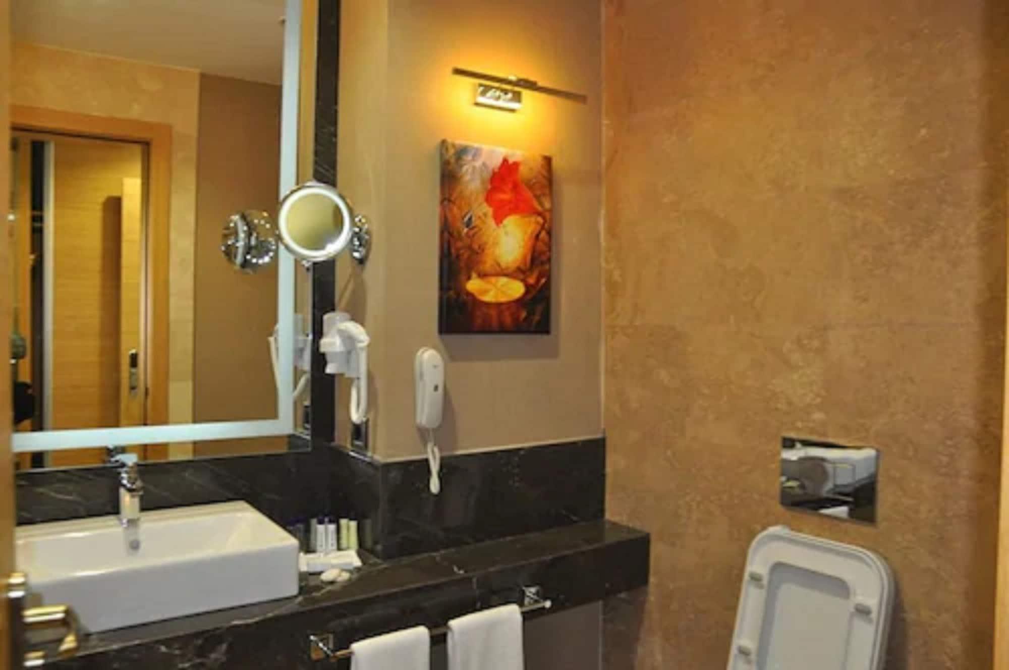 Margi Hotel Эдирне Экстерьер фото Bathroom