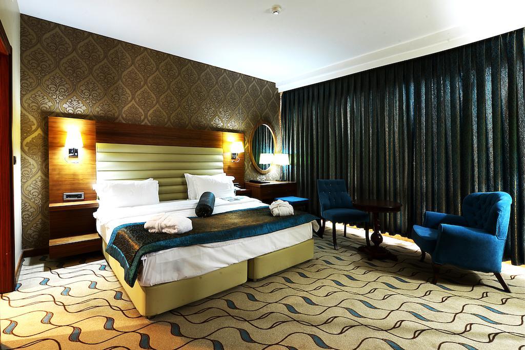 Margi Hotel Эдирне Экстерьер фото A room at the hotel