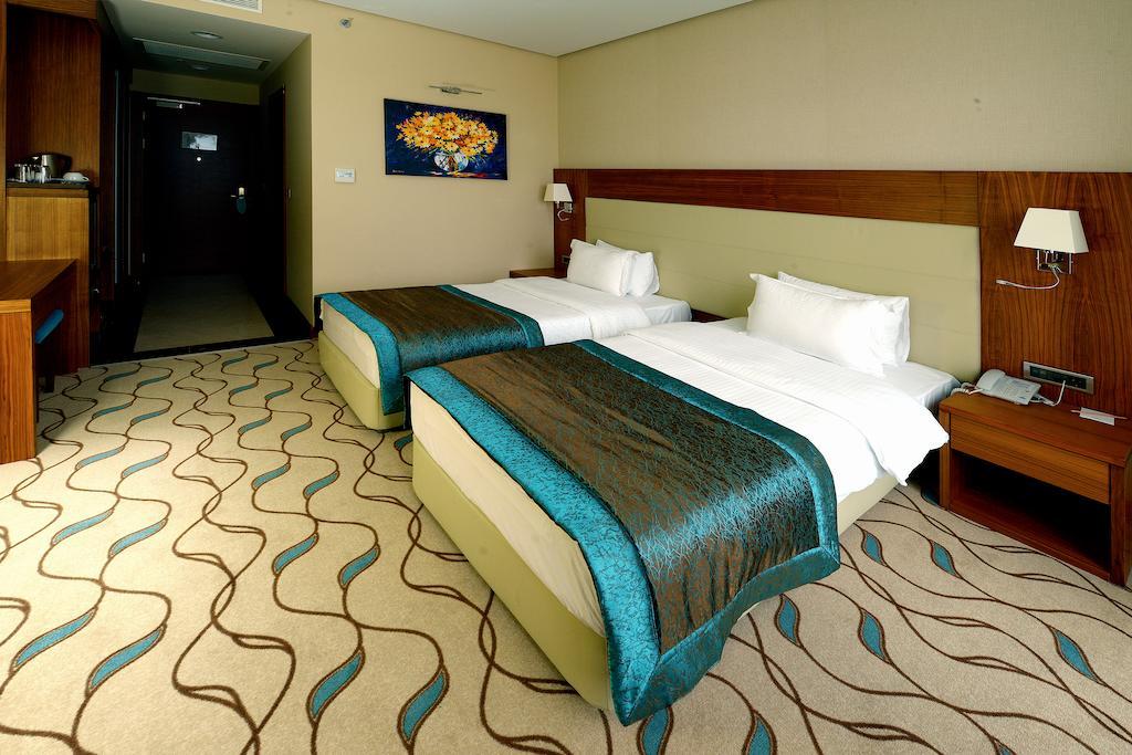 Margi Hotel Эдирне Экстерьер фото A room at the hotel
